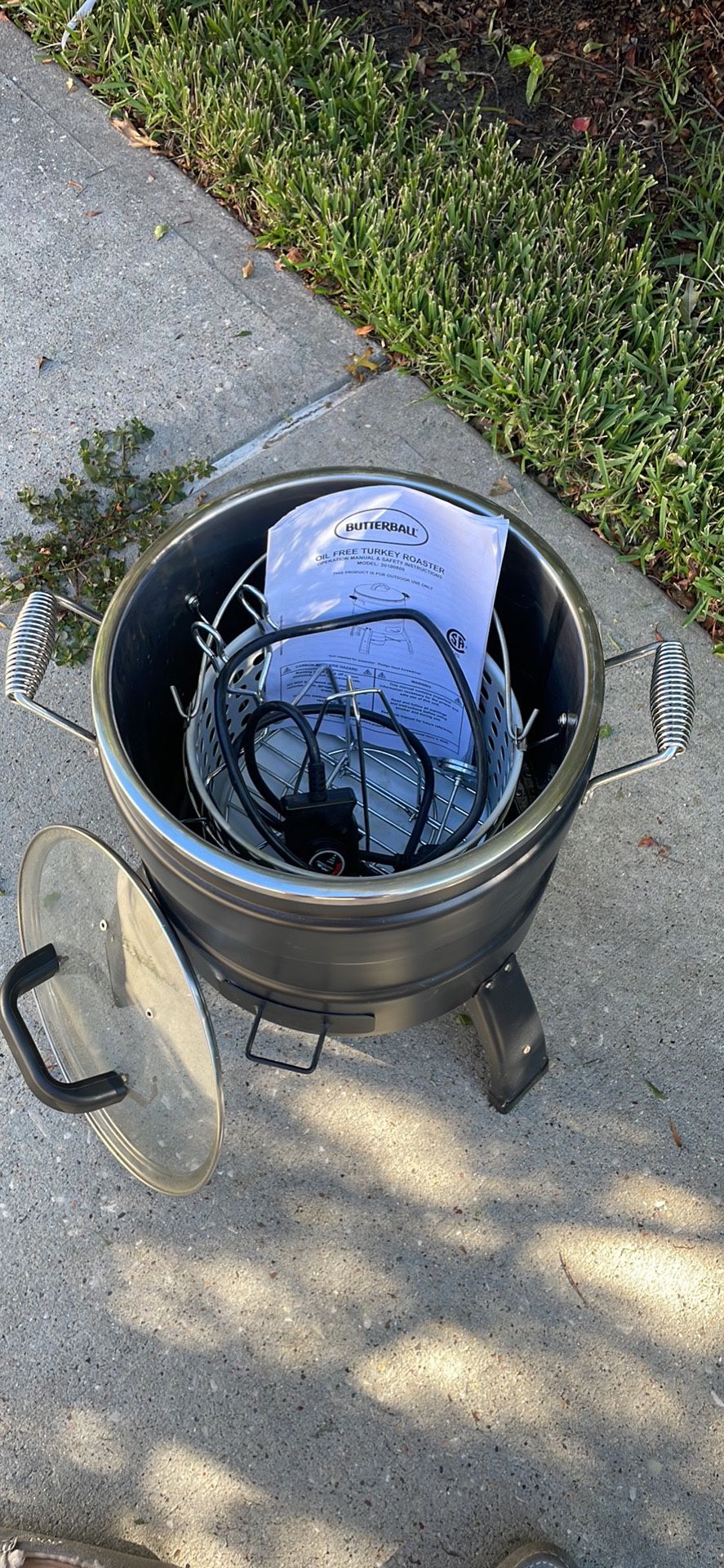Butterball Oil Free Electric Turkey Fryer/Roaster 18LB