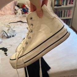 Size 7 white platform converse 