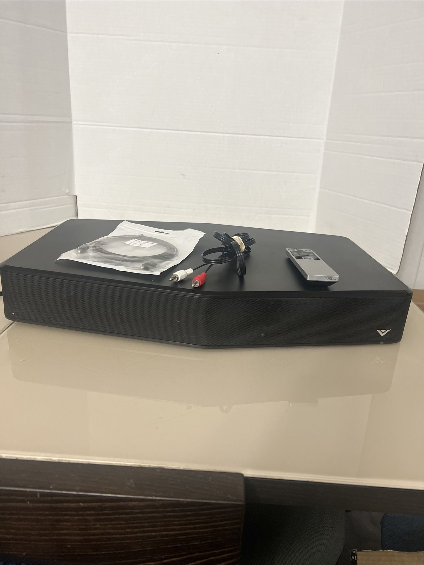 VIZIO S2121w-D0 2.1 Sound Stand 21" Speaker System With Remote & Lots Of Extras. Used in very good condition with some minor cosmetic blemishes. The