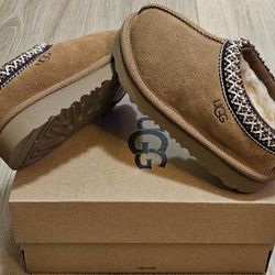 UGG Slippers Size 8t And 10t Toddlers