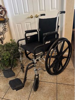 DRIVE Medical Wheelchair/ Transport Chair