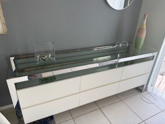 Luxury Modani Modern Console - white lacquer & chrome