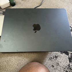MacBook Air M2 13.6 Inch 