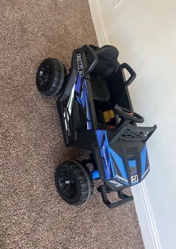 Toy car