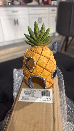 SpongeBob pineapple fish house