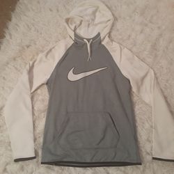 Womans Nike therma fit sweater