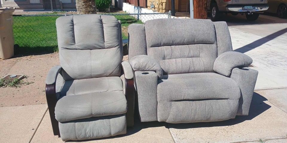 FREE RECLINERS