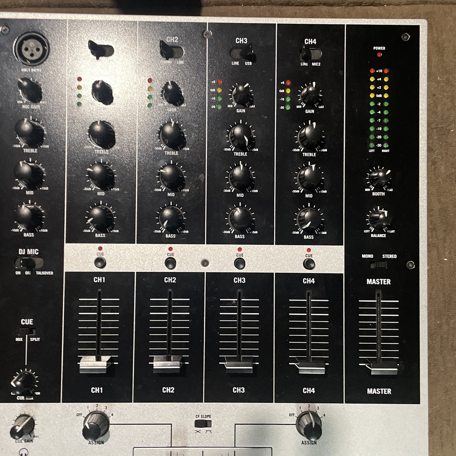 Numark Dj mixer