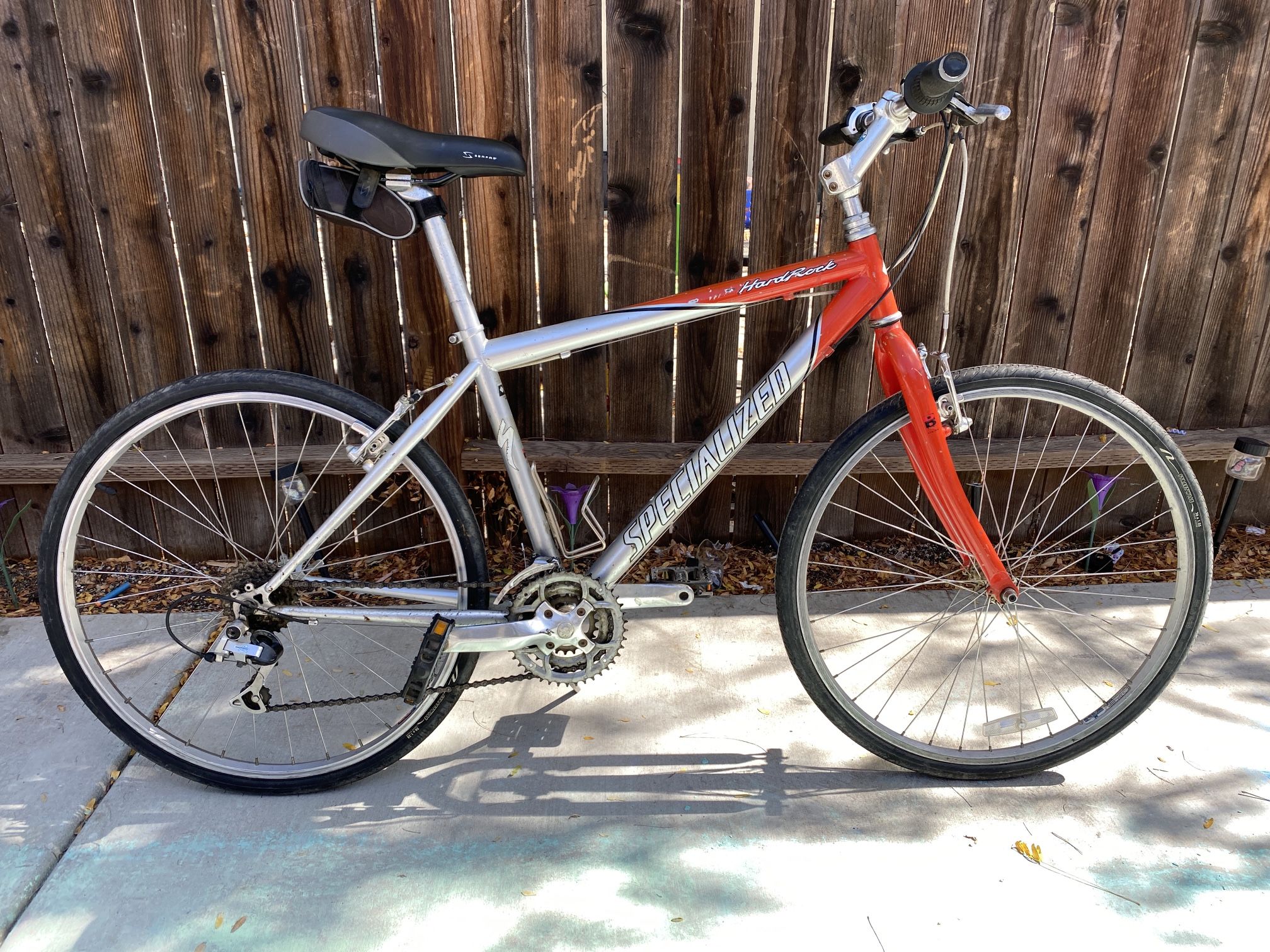 Specialized Hard Rock 17” Frame/18 ⚙️/ 26” Tires