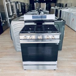 Brand-New Samsung - 6.0 cu. ft. Freestanding Gas Range with WiFi, No-Preheat Air Fry & Convection - Stainless Steel Model: NX60A6511SS