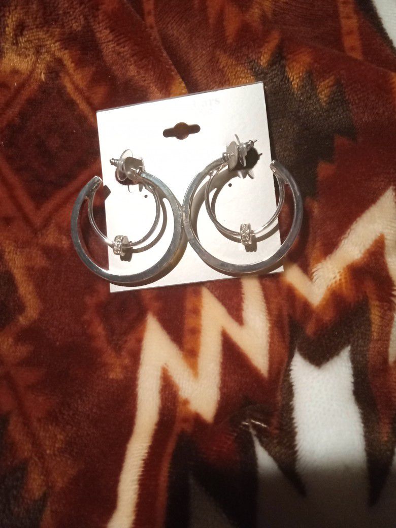 Silver And Diamond Hoops For Sensitive Ears