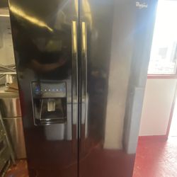 Black Whirpool Side By Side Fridge/ Nevera Negra Whirpool