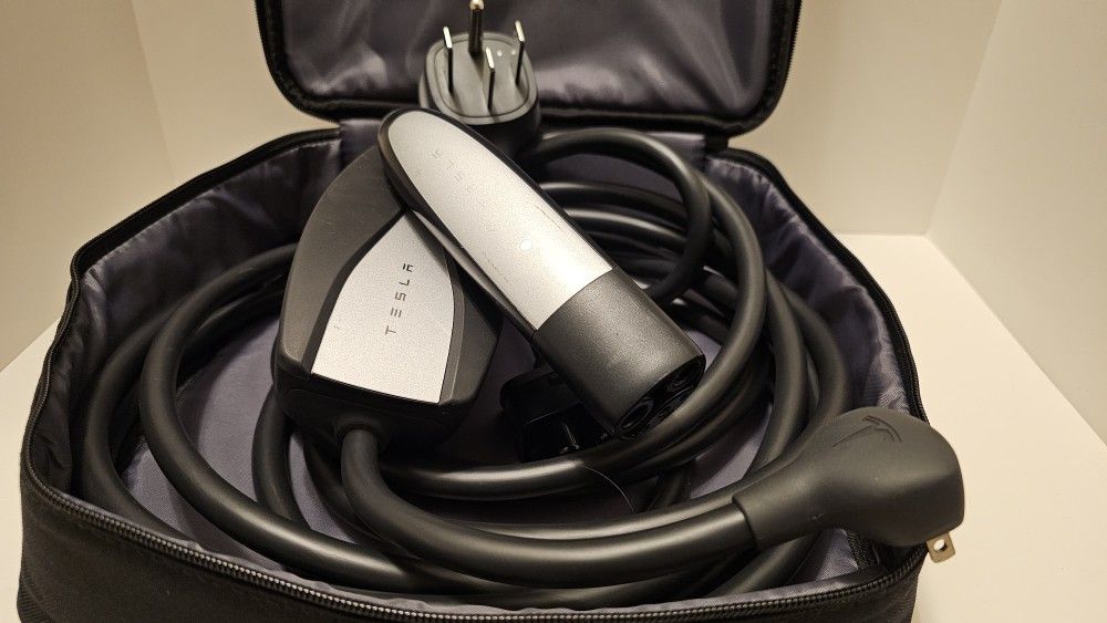Tesla Charger - Portable