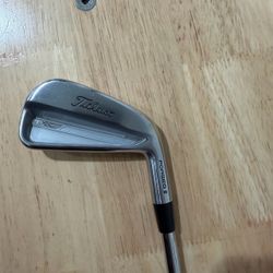 Titleist iron