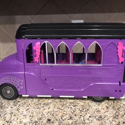 Monster Deluxe Bus