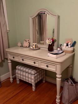 Vanity Desk with Mirror and Stool