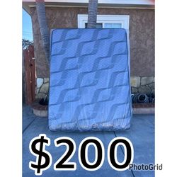 QUEEN MATTRESS WITH BOX SPRING
