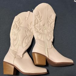 Cowgirl Boots Size 6