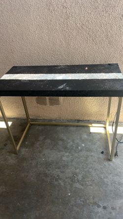 Portable desk