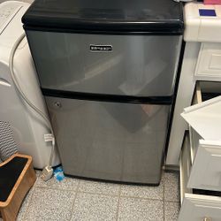 Emerson Mini Fridge And Freezer