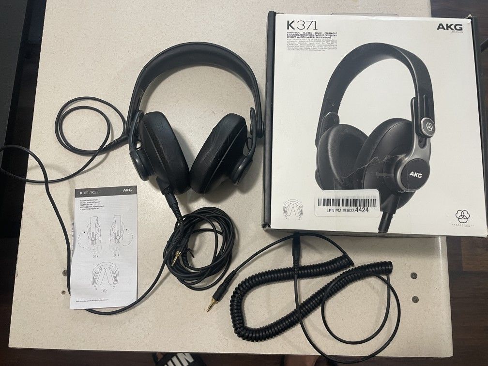 Samsung AKG K371 Studio Headphones