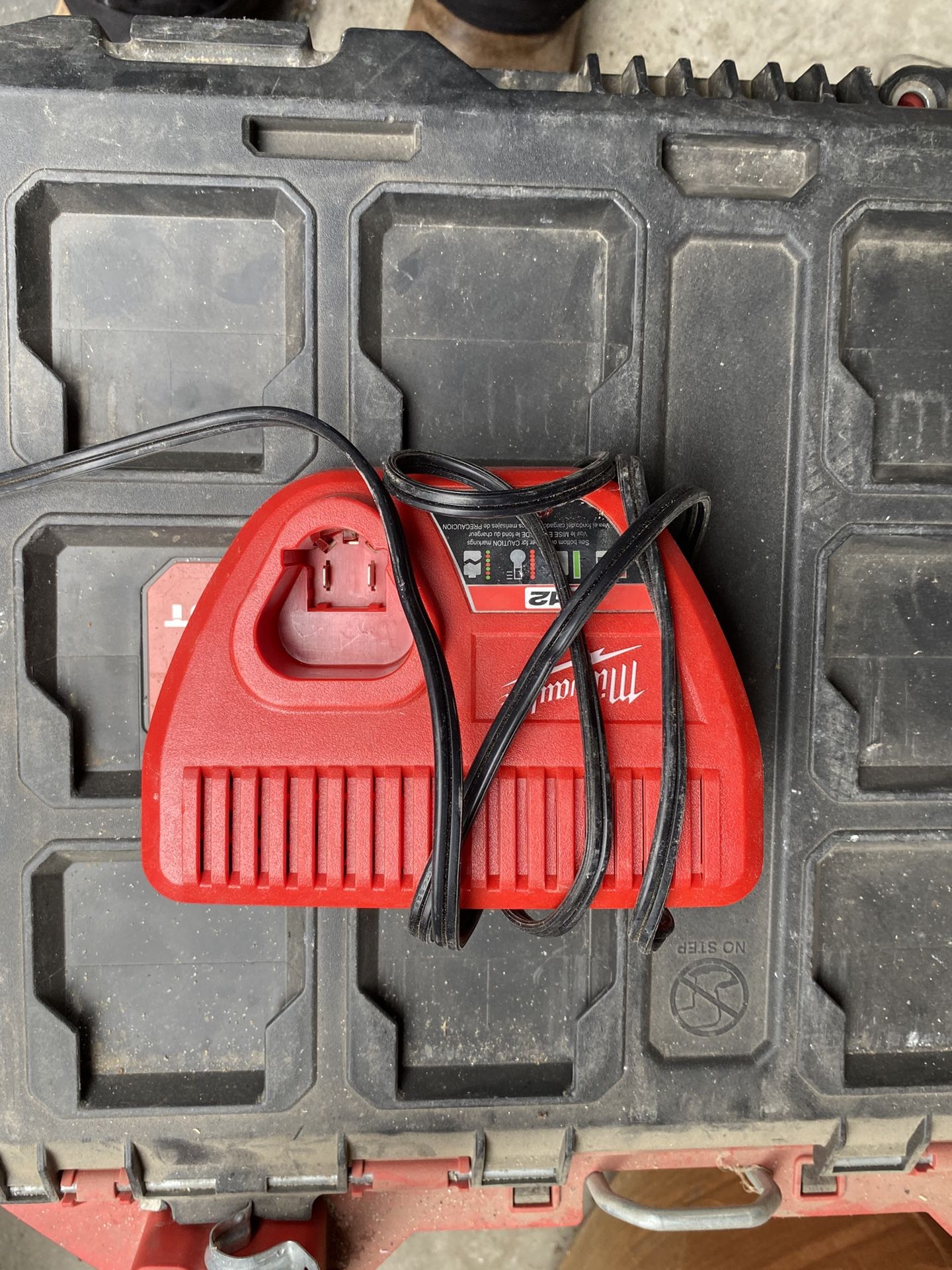 Milwaukee M12 Charger(send Offer)