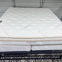 Saatva Classic Plush Mattress AND box Spring - KING 