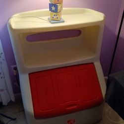 Toy Box With Hidden Bookshelf by Step 2 