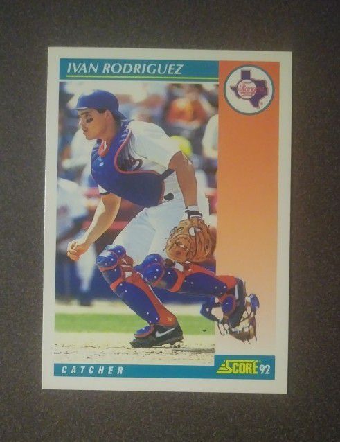 1992 Score Ivan Rodriguez Texas Rangers #700 HOF Hall Of Fame Baseball Card Vintage Collectible MLB Sports