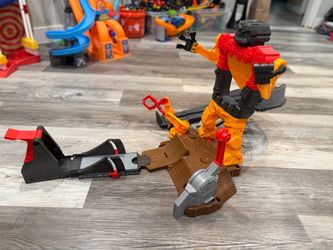 Monster Jam Smash and Bash Toy Vehicle Playset