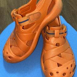 Airwalk crocs 2025
