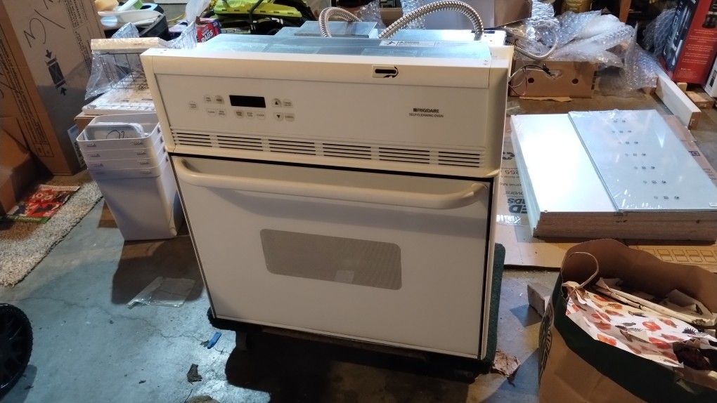 Frigidaire Wall Oven Self Cleaning White