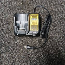 Dewalt 12 20 Max Lithium  Dc B107 