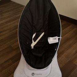 Mom’s Infant Swing