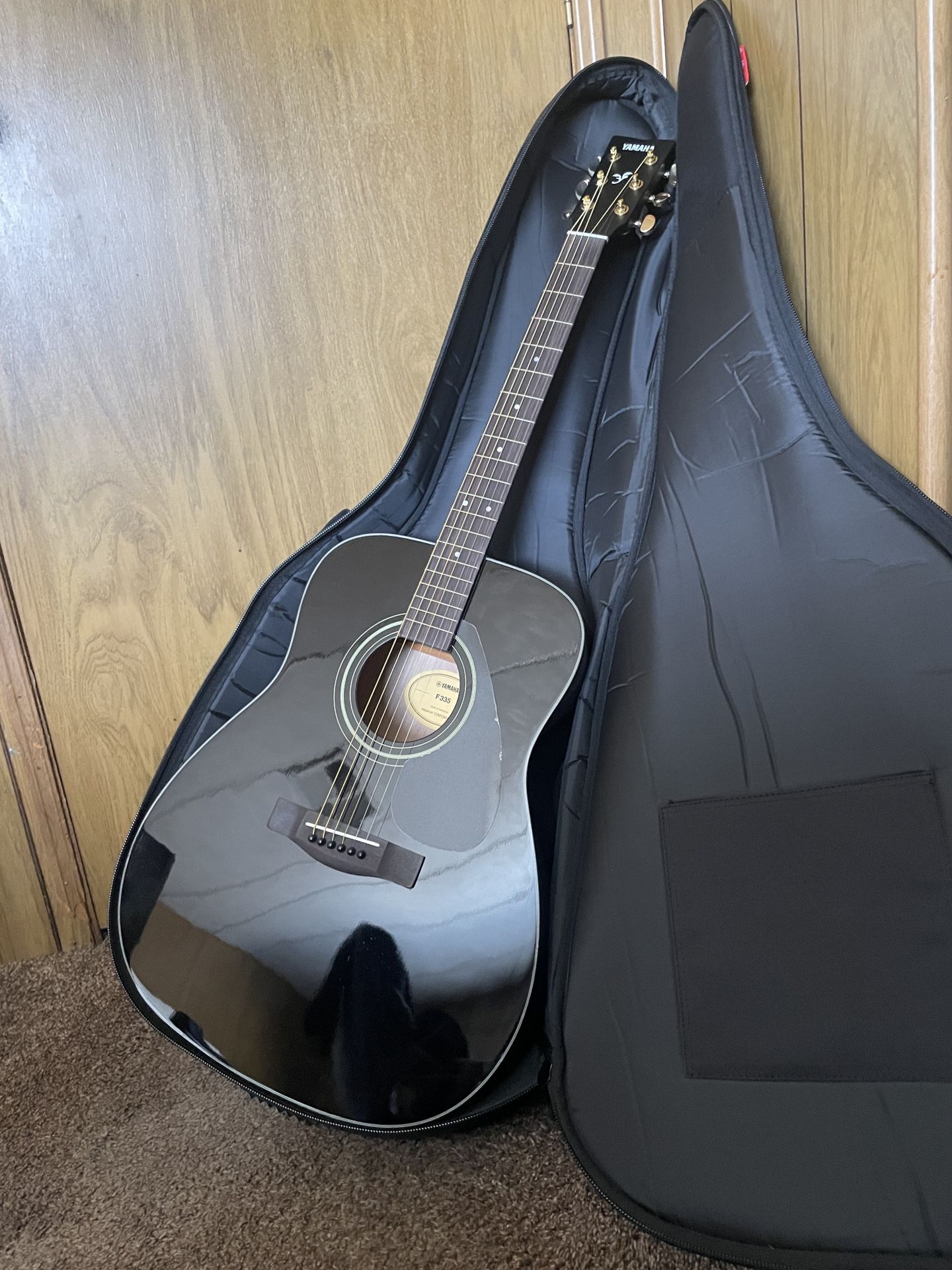Yamaha Acoustic Guitar