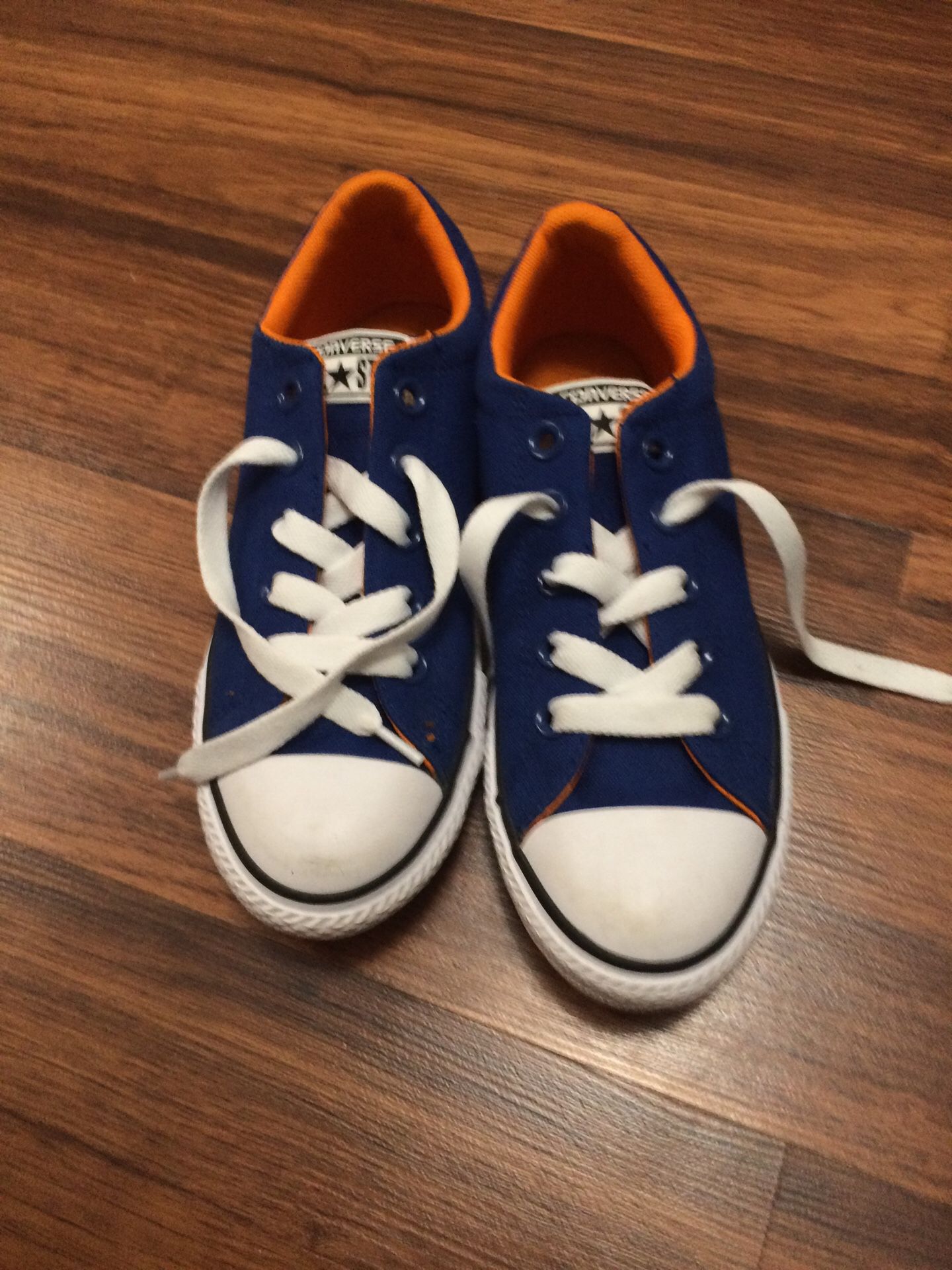 Brand new without tags size 2 converse boys