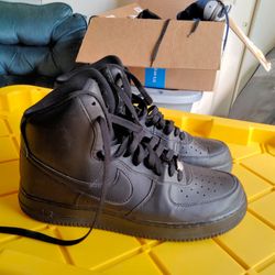 Nike Air Force 1 High Triple Black Sneakers size 10