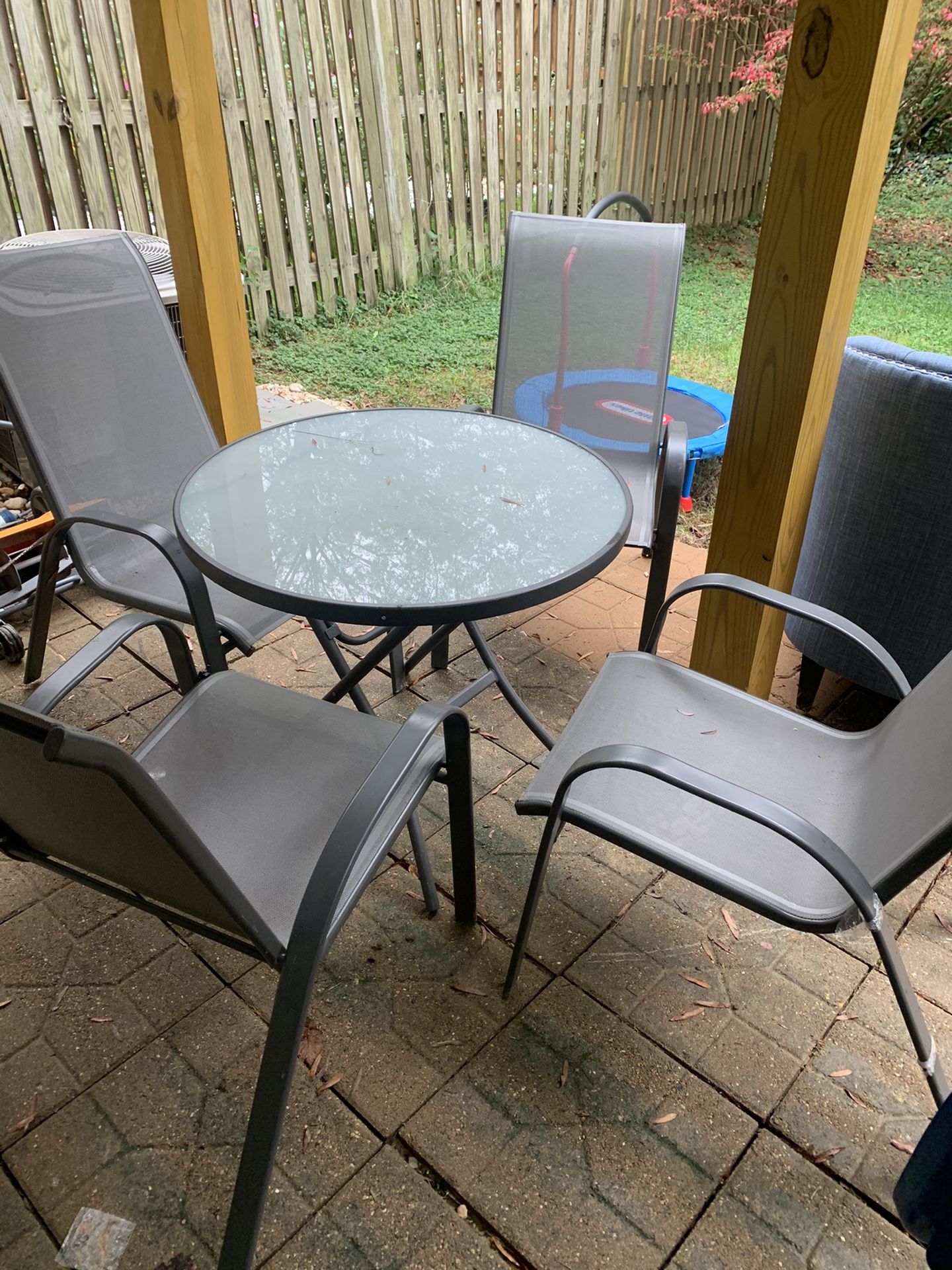 Outdoor patio table & chairs