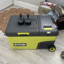 Ryobi 18V Cooler with Two 4ah Batteries And Charger
