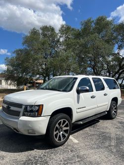 08 CHEVY SUBURBAN 4x4–FULL EQUIPPED —SALE BY OWNER