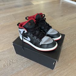 Youth 2Y Jordan 1 Mid