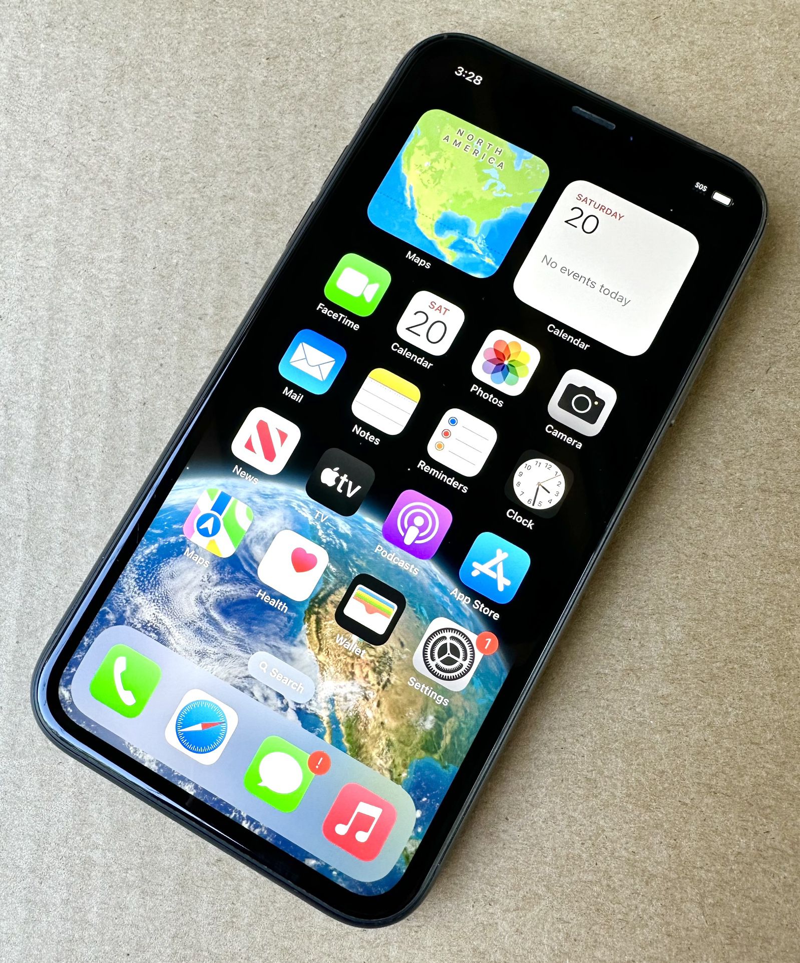 Factory Unlocked Apple iPhone XR (64 GB) Black - Like New