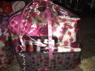 Valentines Day Basket for Women