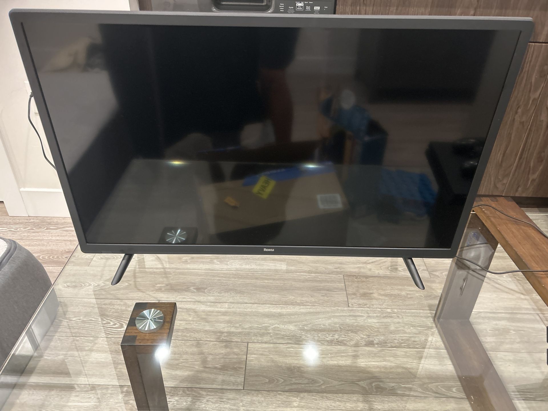 Brand New 32 Inch Roku Smart Tv