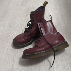 Dr Marten Burgundy Women 7 Men 6