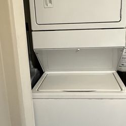 Whirlpool Dryer. 