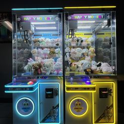 CLAW MACHINE 31x75x33 WITH PLUSHIES 