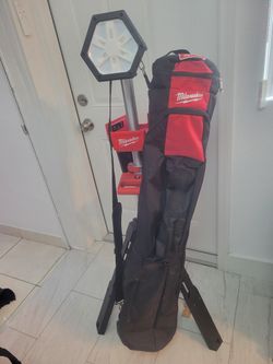 Milwaukee
M18 18-Volt Lithium-Ion Cordless Rocket Dual Power Tower Light