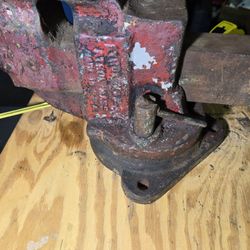 Athol 624N Large Vise