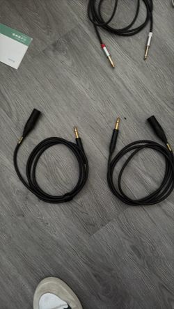 Mogami gold studio monitor cables 6ft x 2